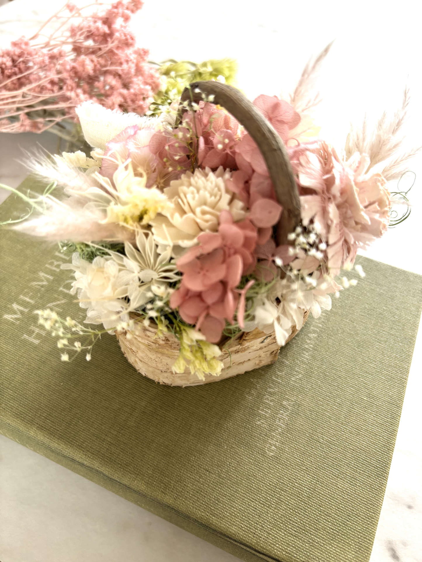 白樺の花かご ～やさしい春色～