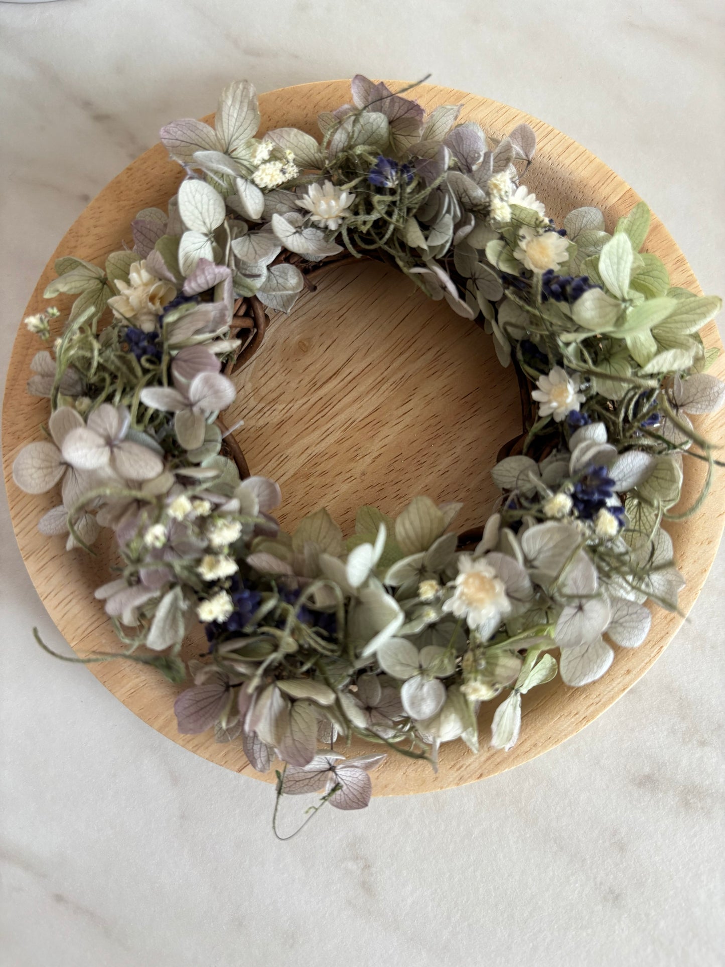 くすみブルーと紫陽花のナチュラルリース