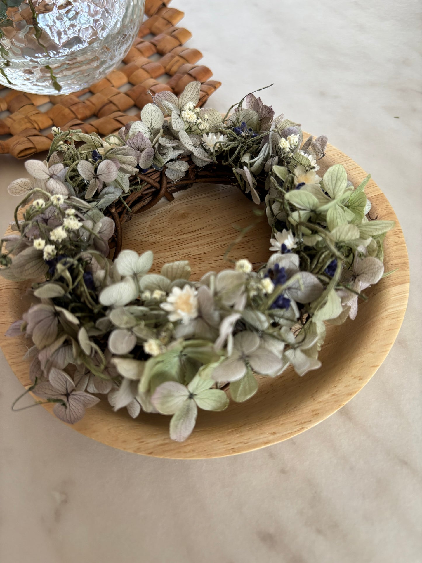 くすみブルーと紫陽花のナチュラルリース